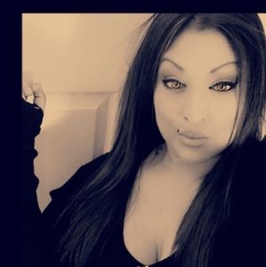 Meet your Posher, Rena